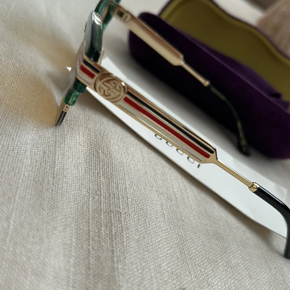 Gucci Sunglasses - Picture 3 of 9